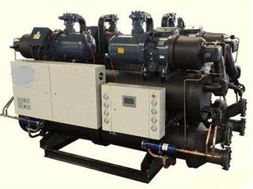 水冷螺桿式冷水機四機（7℃）